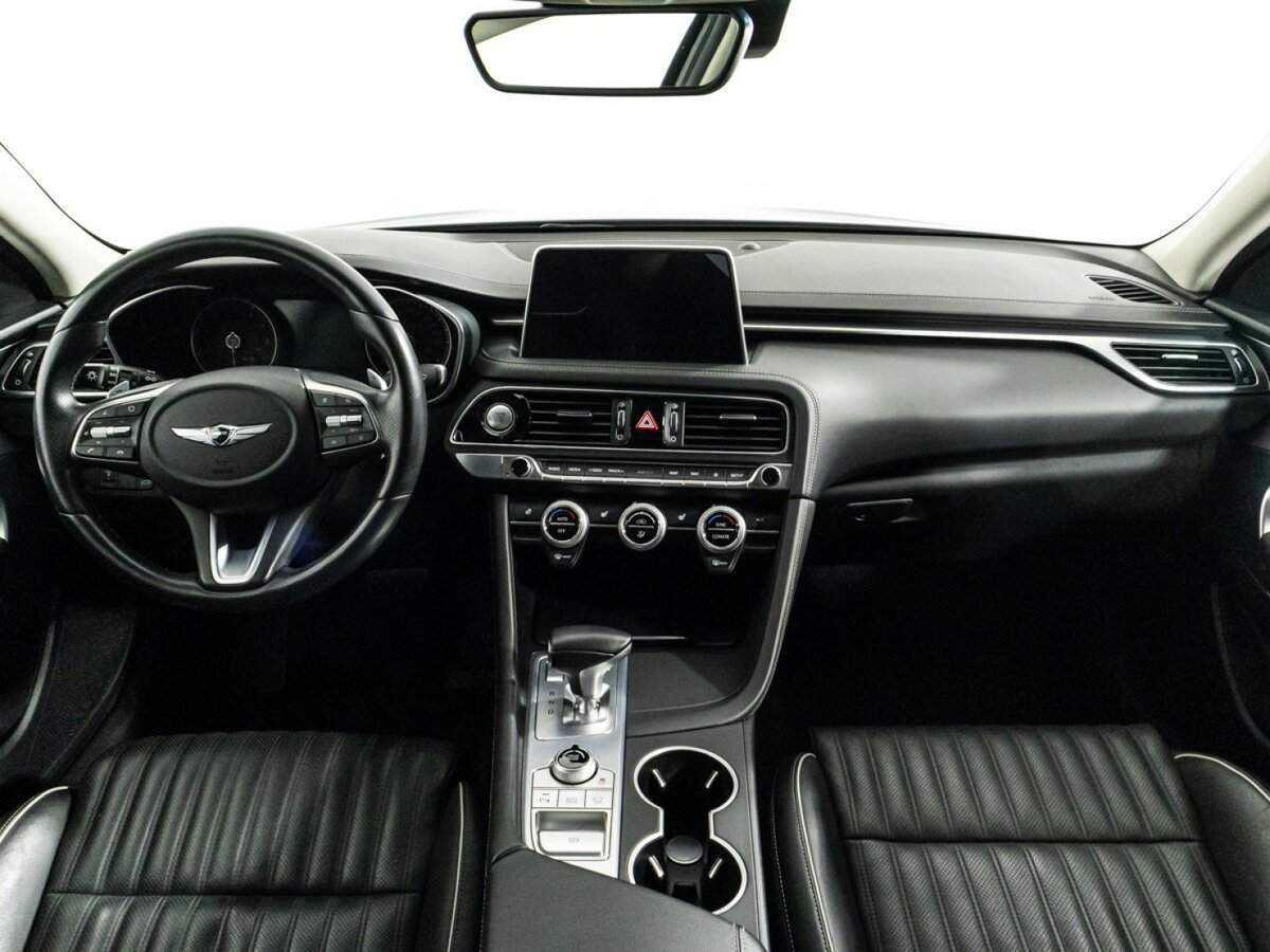 Купить Genesis G70 с пробегом. Фото: #12