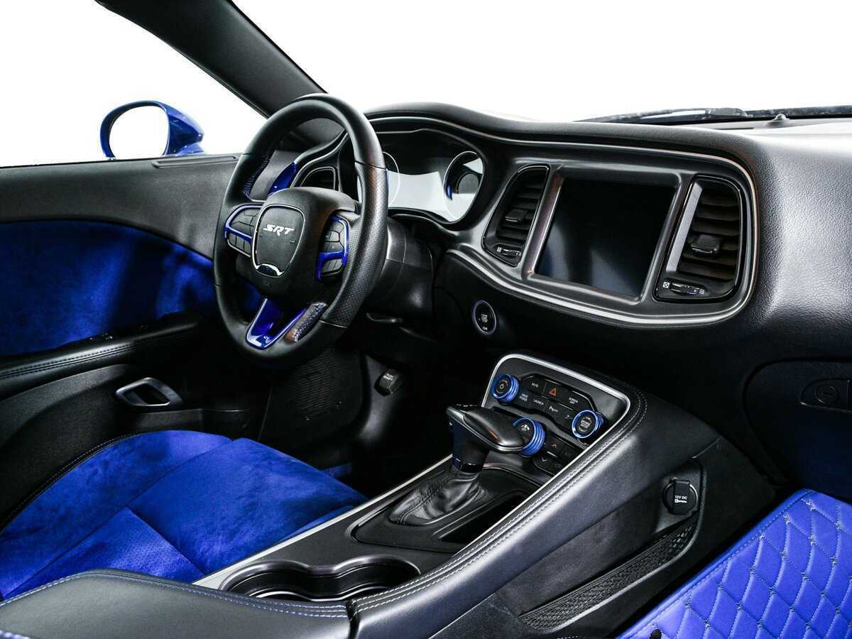 Купить Dodge Challenger с пробегом. Фото: #8