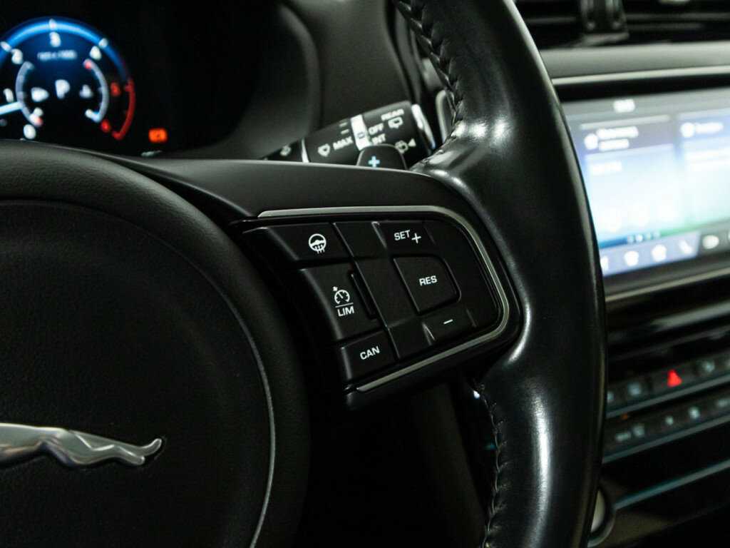 Купить Jaguar F-Pace с пробегом. Фото: #16
