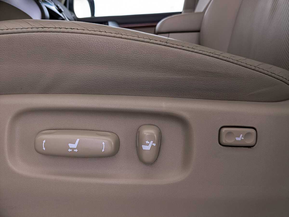 Купить Toyota Land Cruiser с пробегом. Фото: #23