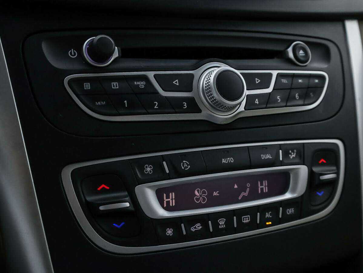 Купить Renault Latitude с пробегом. Фото: #15