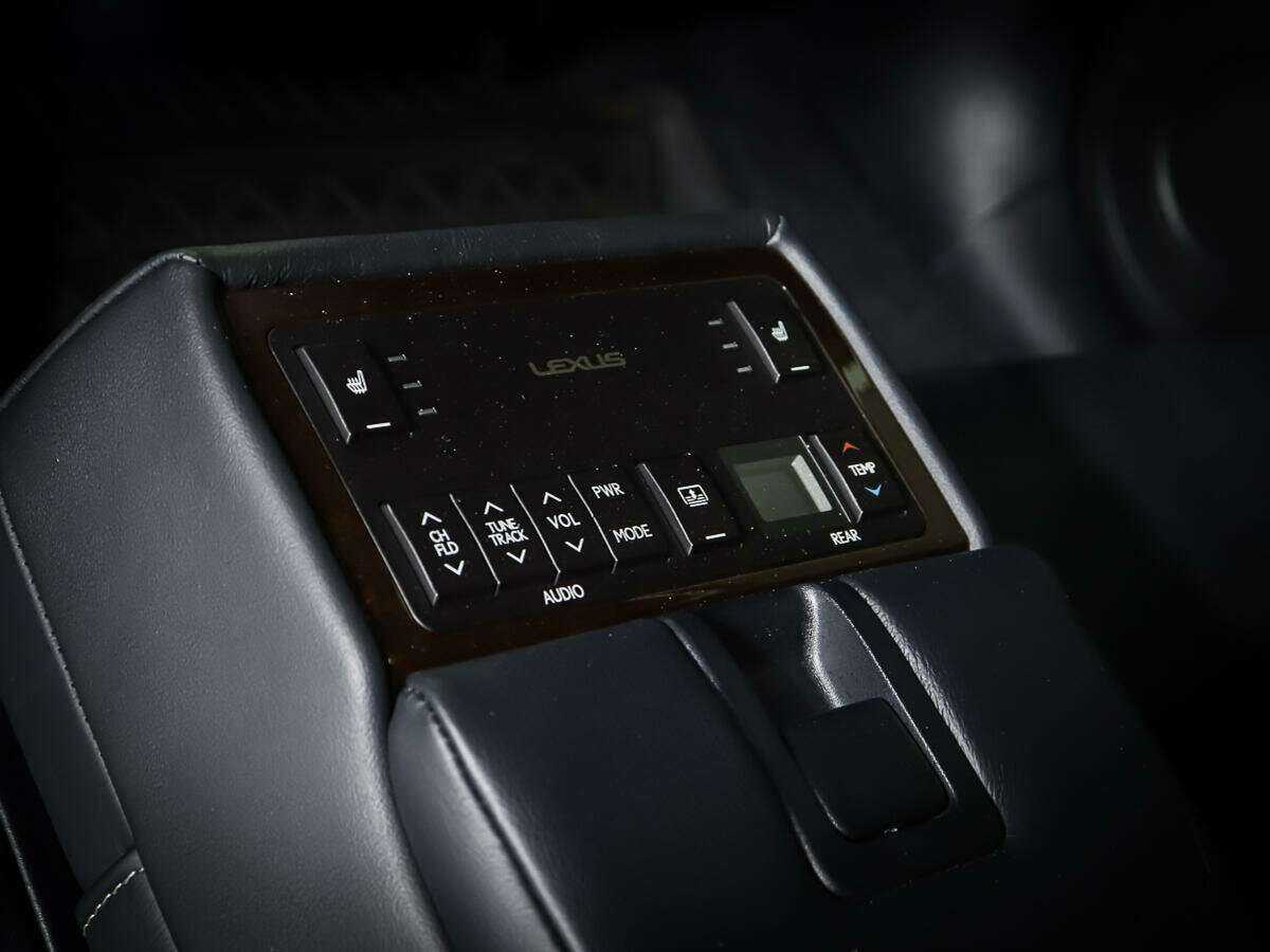 Купить Lexus ES с пробегом. Фото: #15
