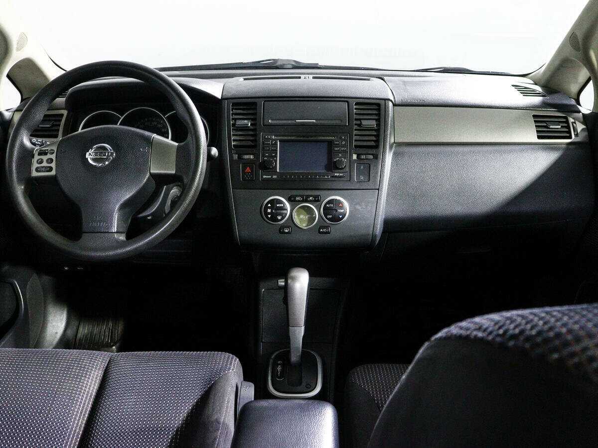 Купить Nissan Tiida с пробегом. Фото: #11