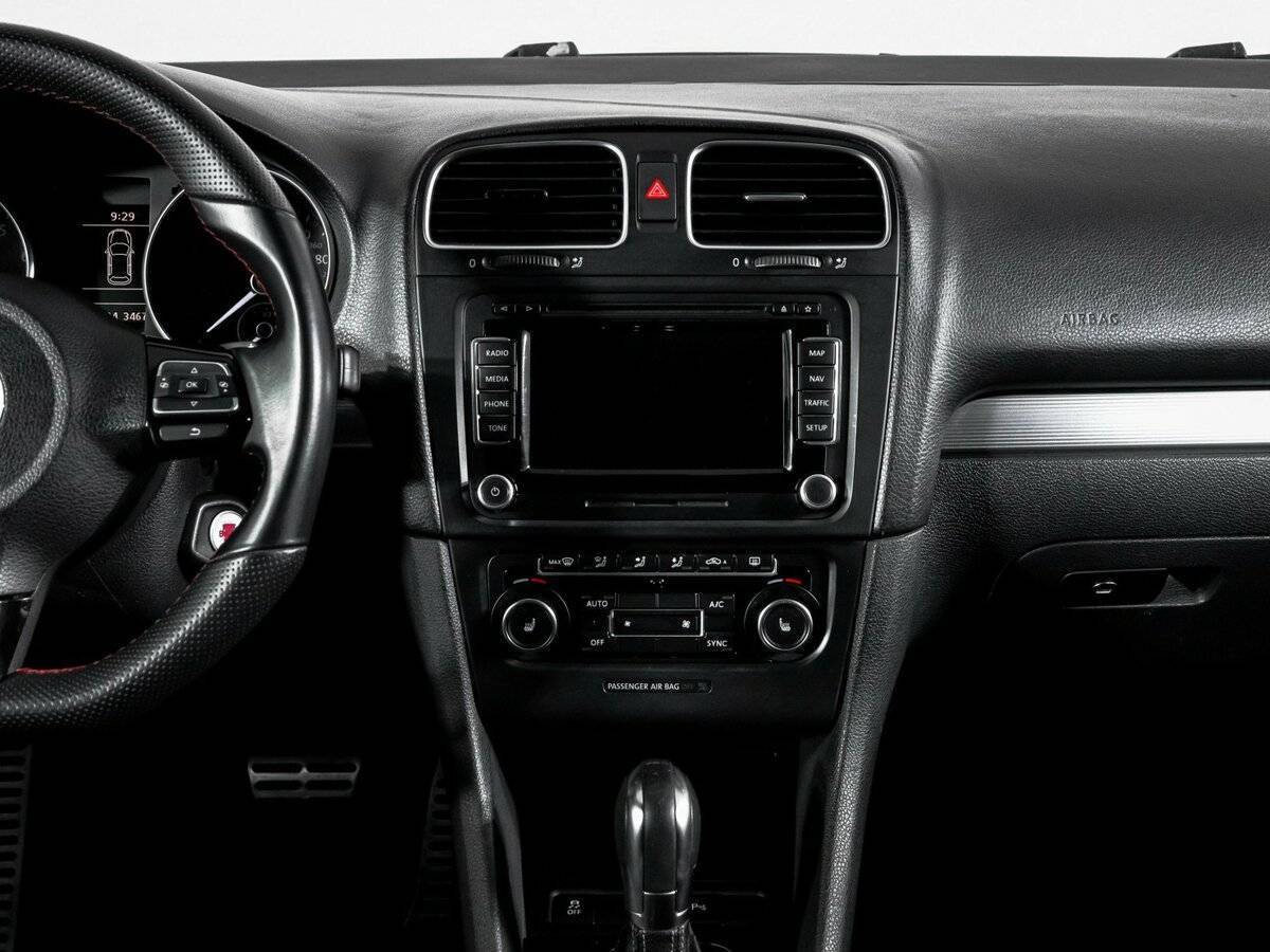 Купить Volkswagen Golf R с пробегом. Фото: #12