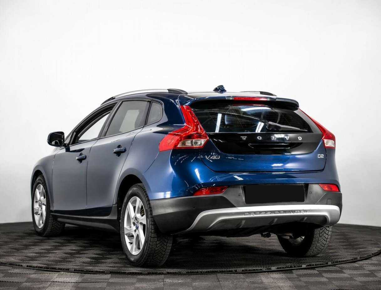 Купить Volvo V40 Cross Country с пробегом. Фото: #3