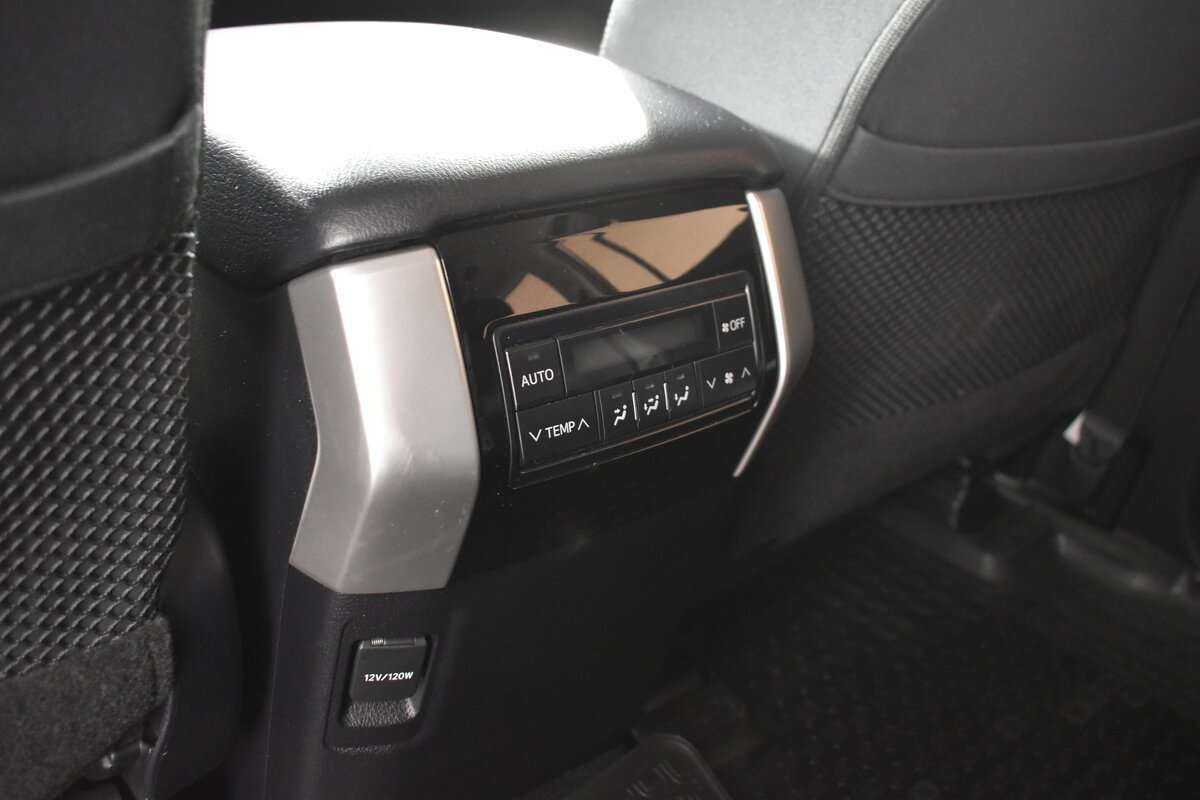 Купить Toyota Land Cruiser Prado с пробегом. Фото: #7