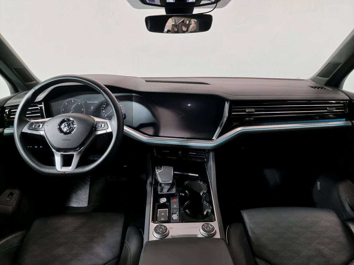 Купить Volkswagen Touareg с пробегом. Фото: #16