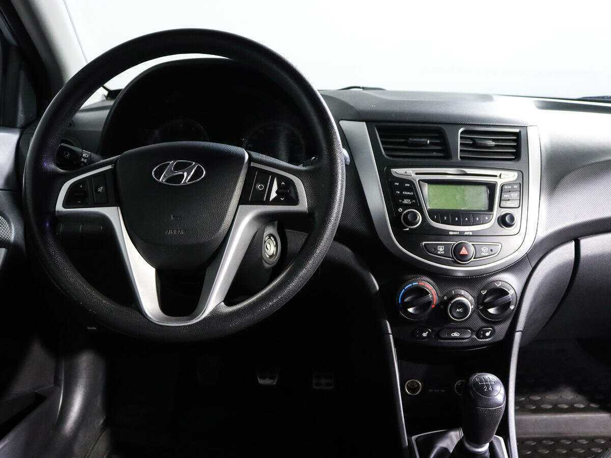 Купить Hyundai Solaris с пробегом. Фото: #9