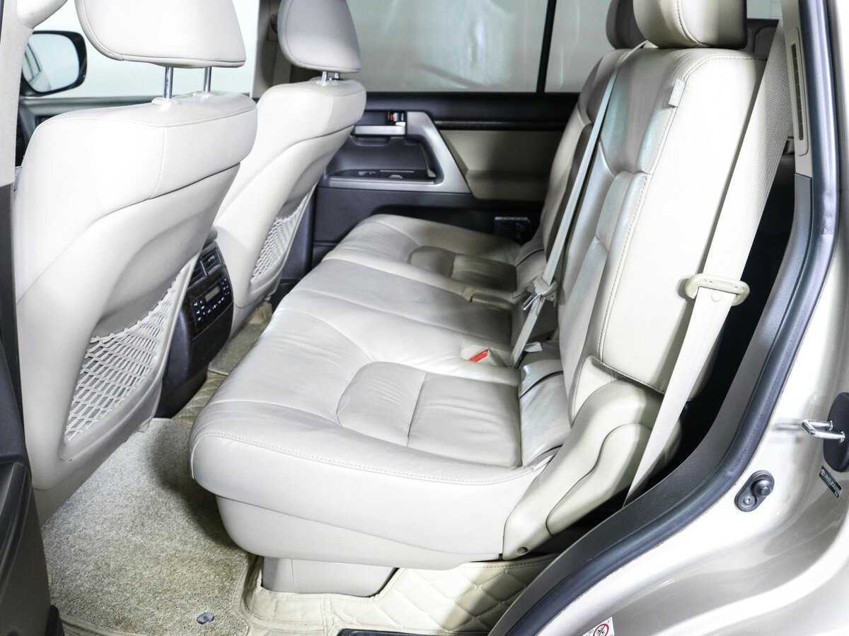 Купить Toyota Land Cruiser с пробегом. Фото: #9