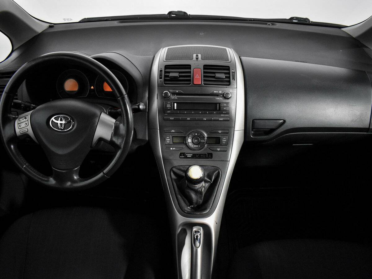 Купить Toyota Auris с пробегом. Фото: #11