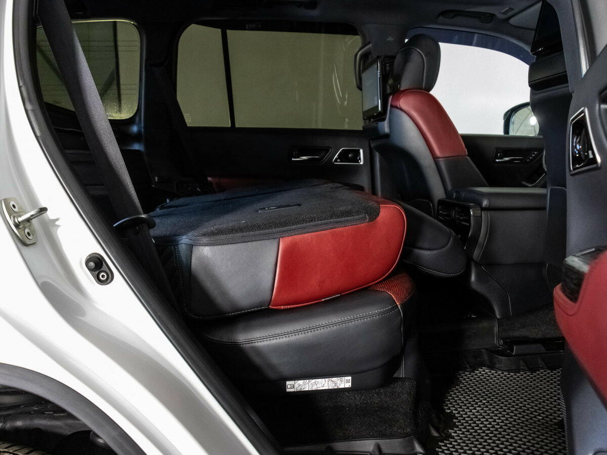 Купить Toyota Land Cruiser с пробегом. Фото: #28