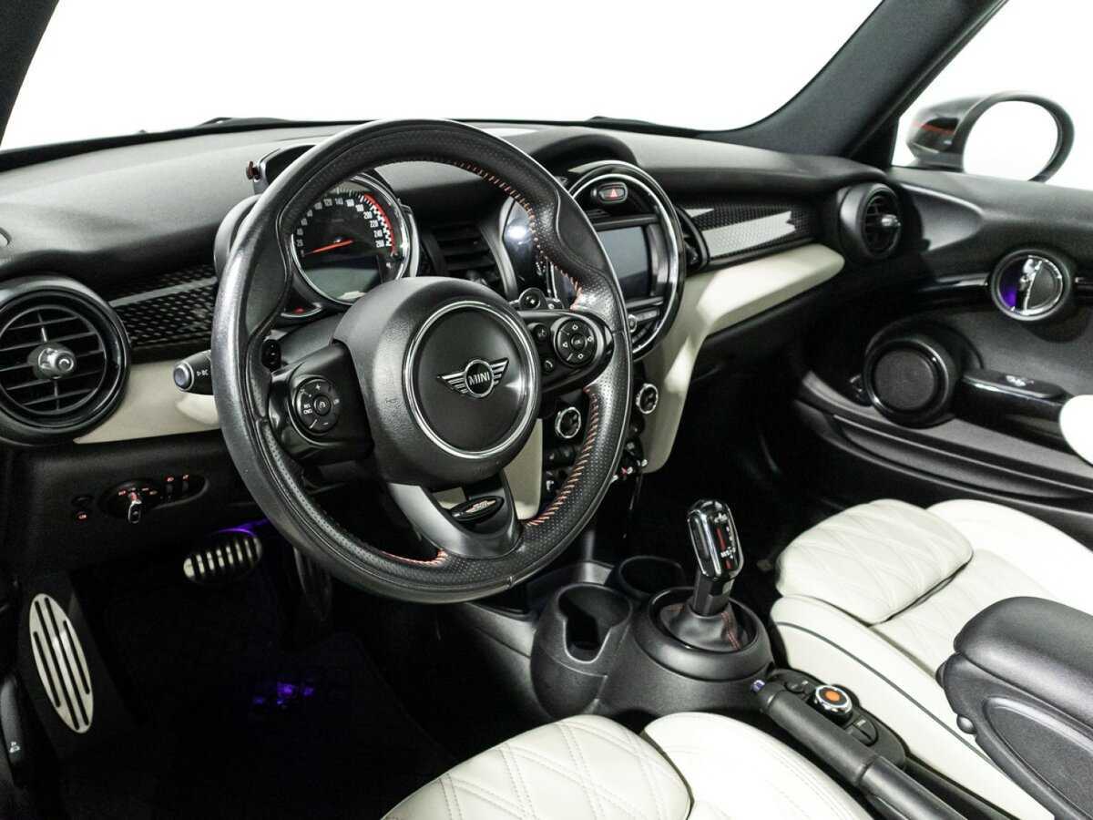 Купить Mini Hatch с пробегом. Фото: #10