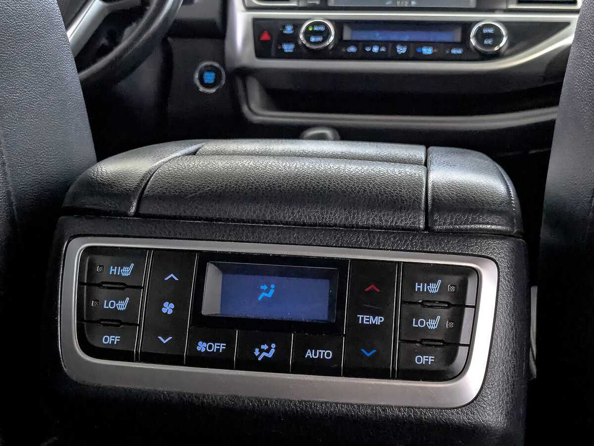 Купить Toyota Highlander с пробегом. Фото: #25