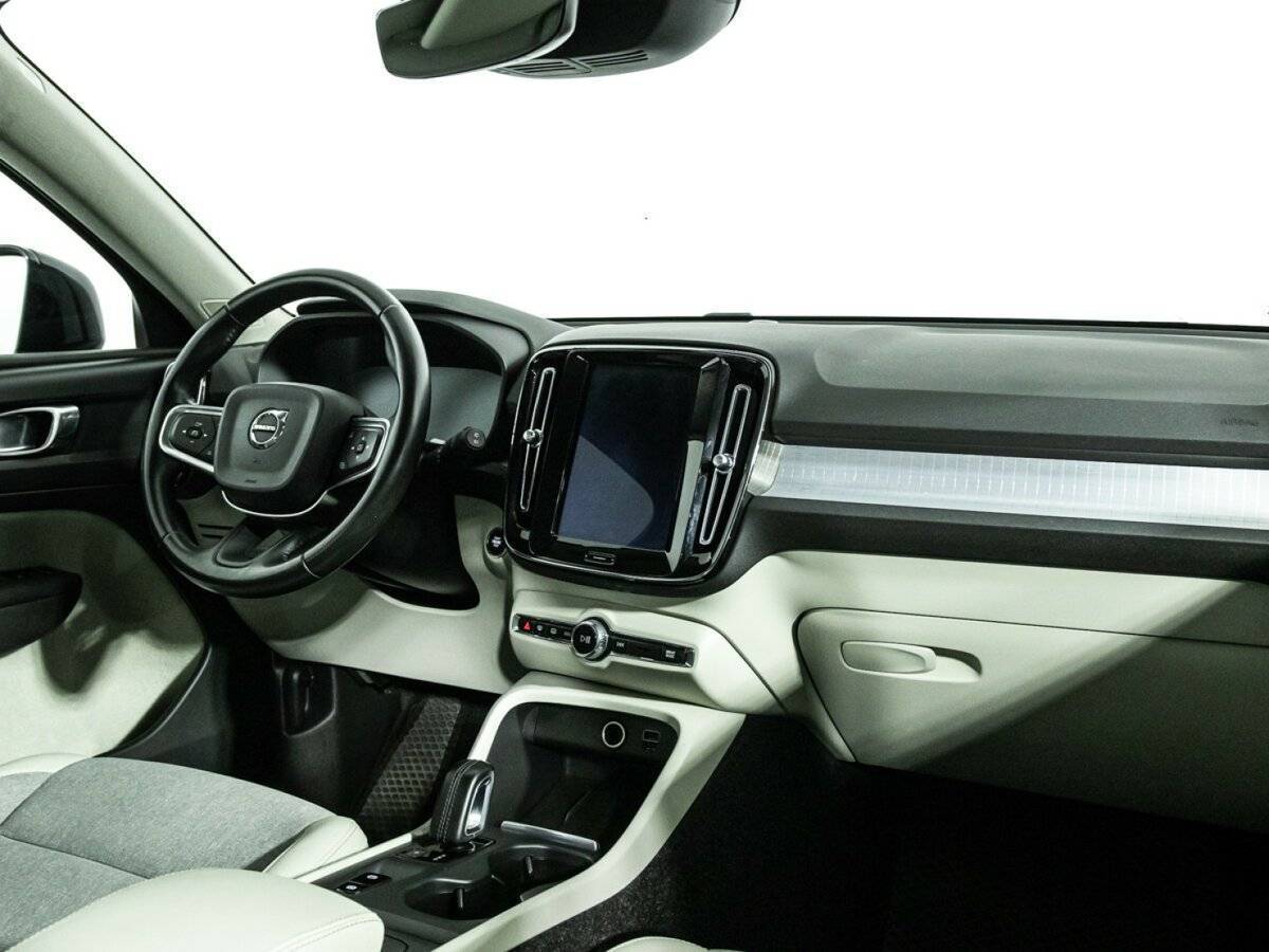 Купить Volvo XC40 с пробегом. Фото: #8