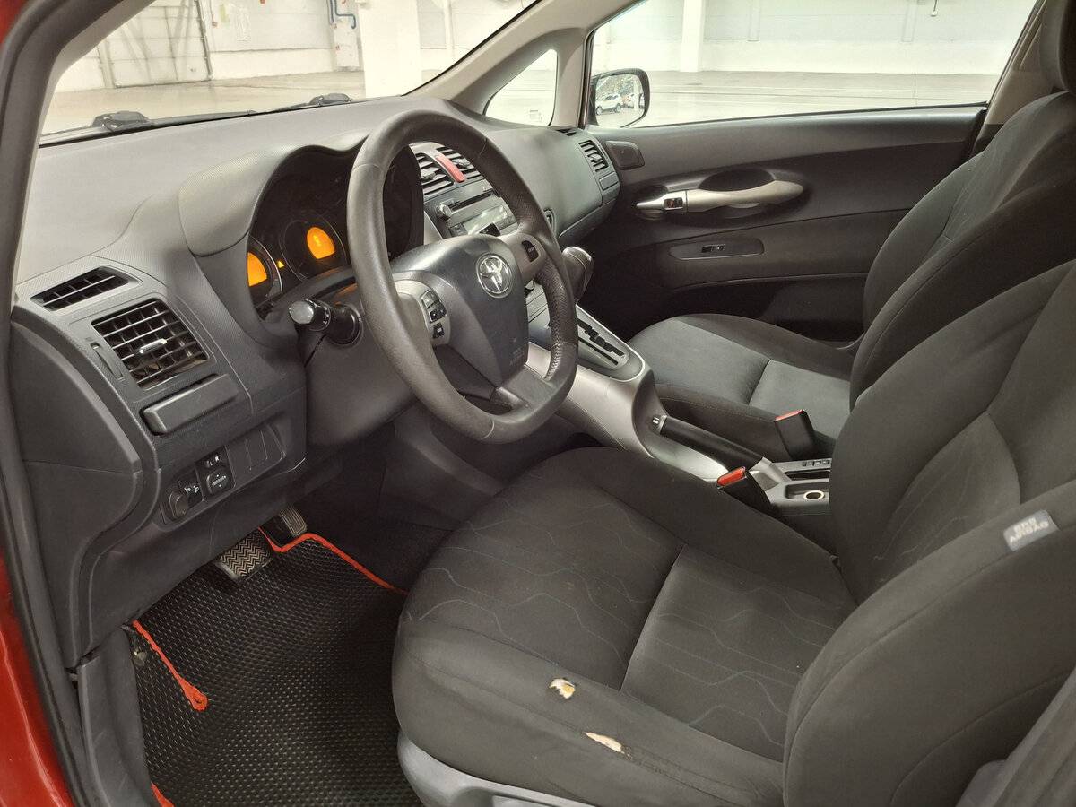 Купить Toyota Auris с пробегом. Фото: #14
