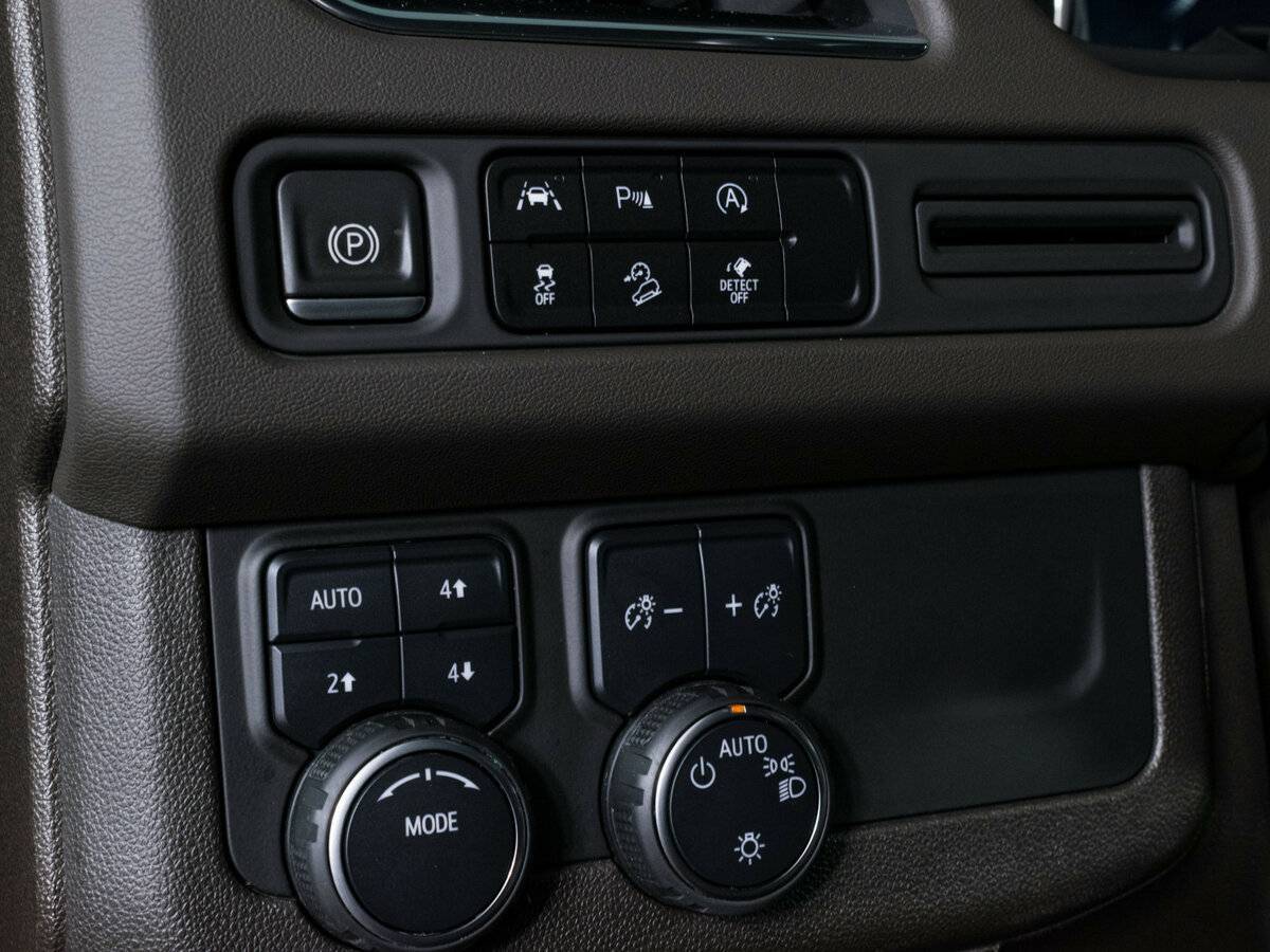Купить Chevrolet Tahoe с пробегом. Фото: #17