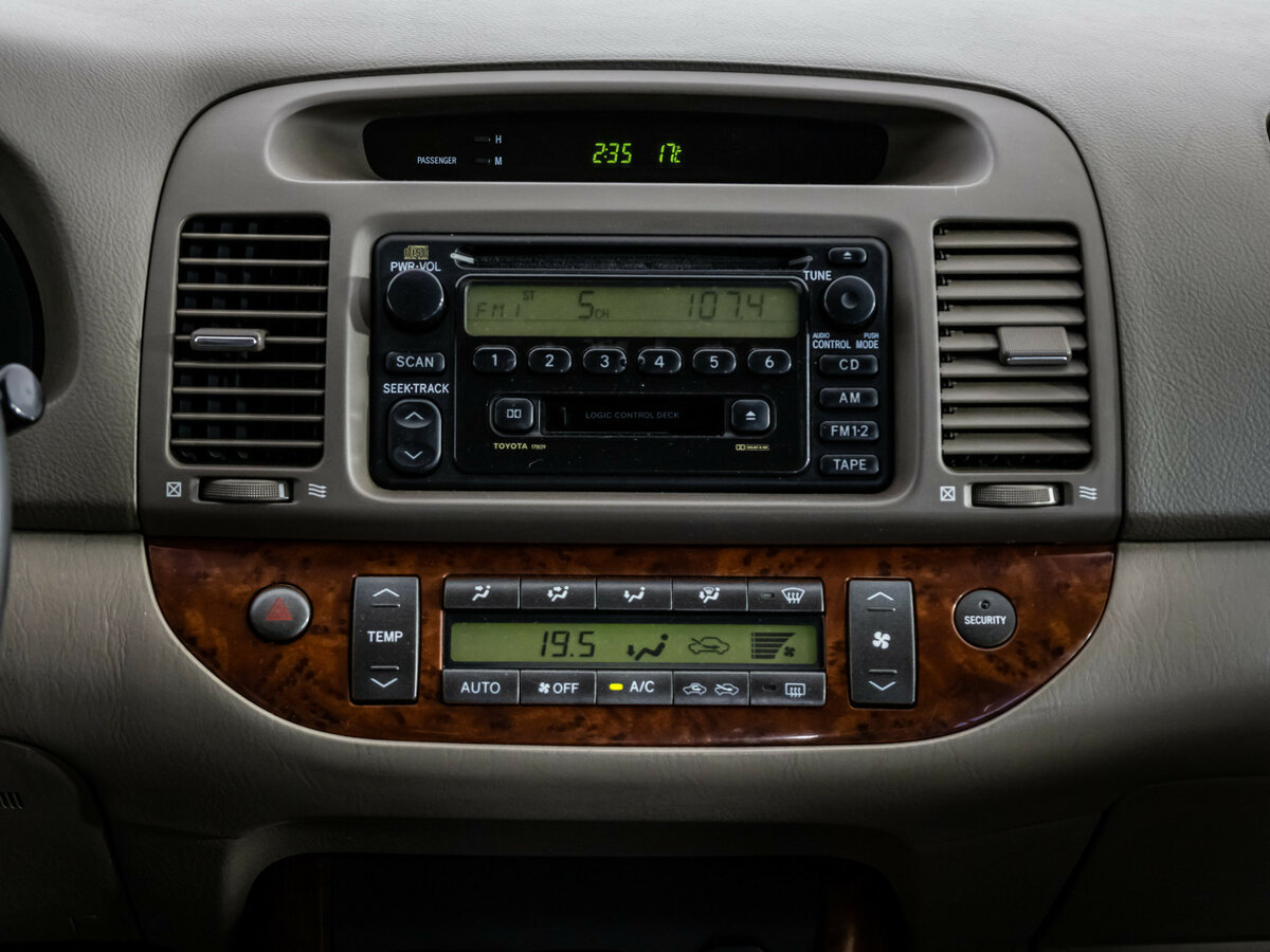 Купить Toyota Camry с пробегом. Фото: #8
