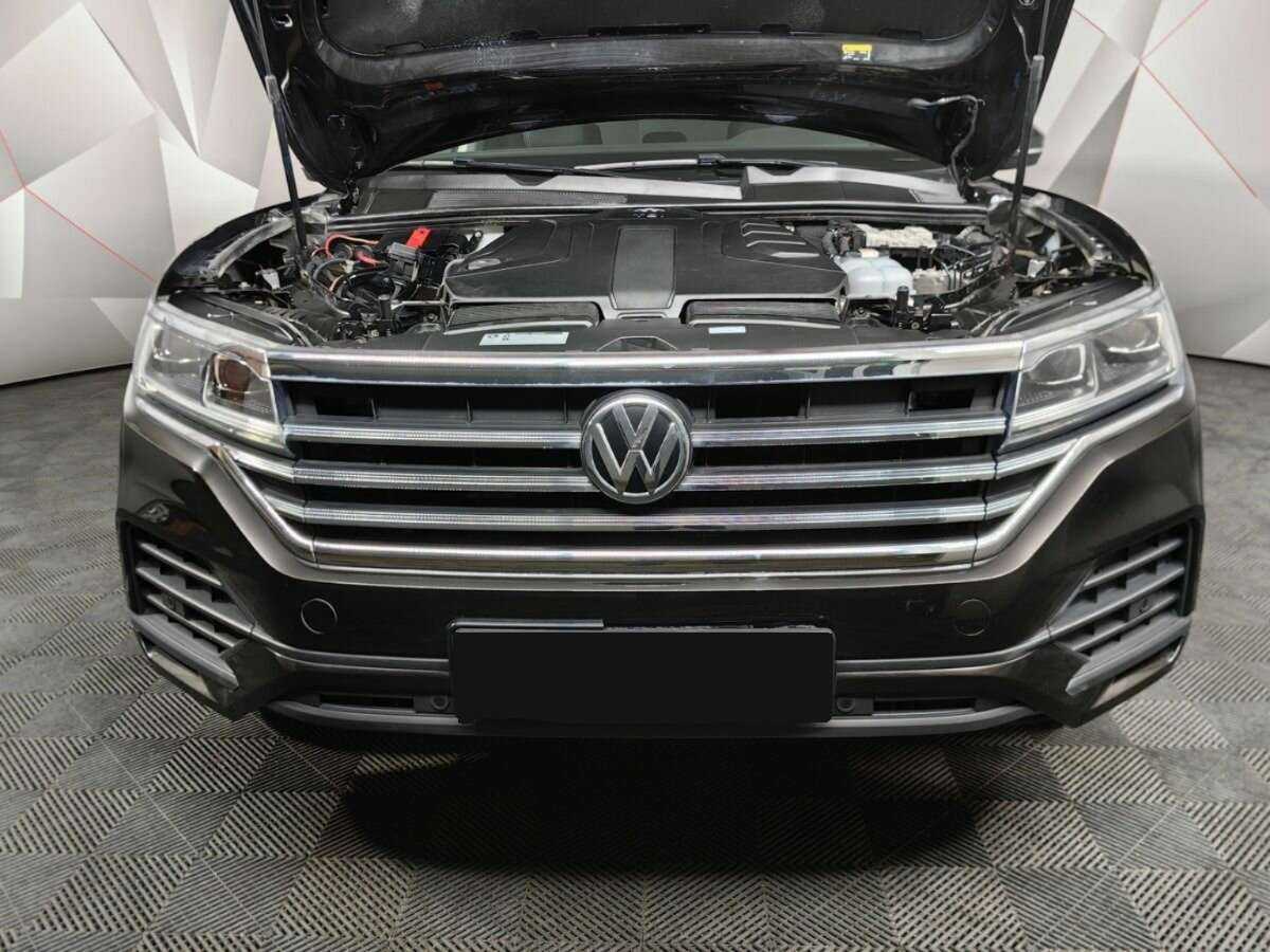 Купить Volkswagen Touareg с пробегом. Фото: #17