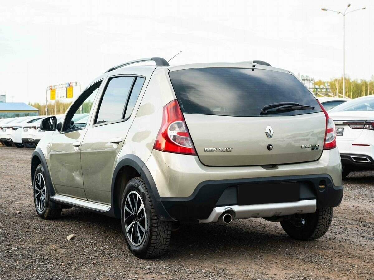 Купить Renault Sandero с пробегом. Фото: #3