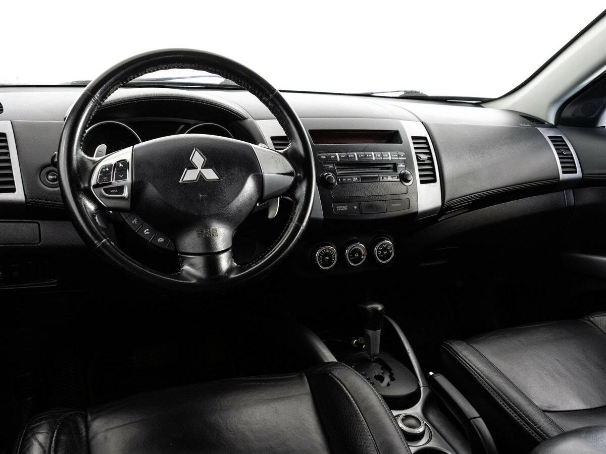 Купить Mitsubishi Outlander с пробегом. Фото: #10
