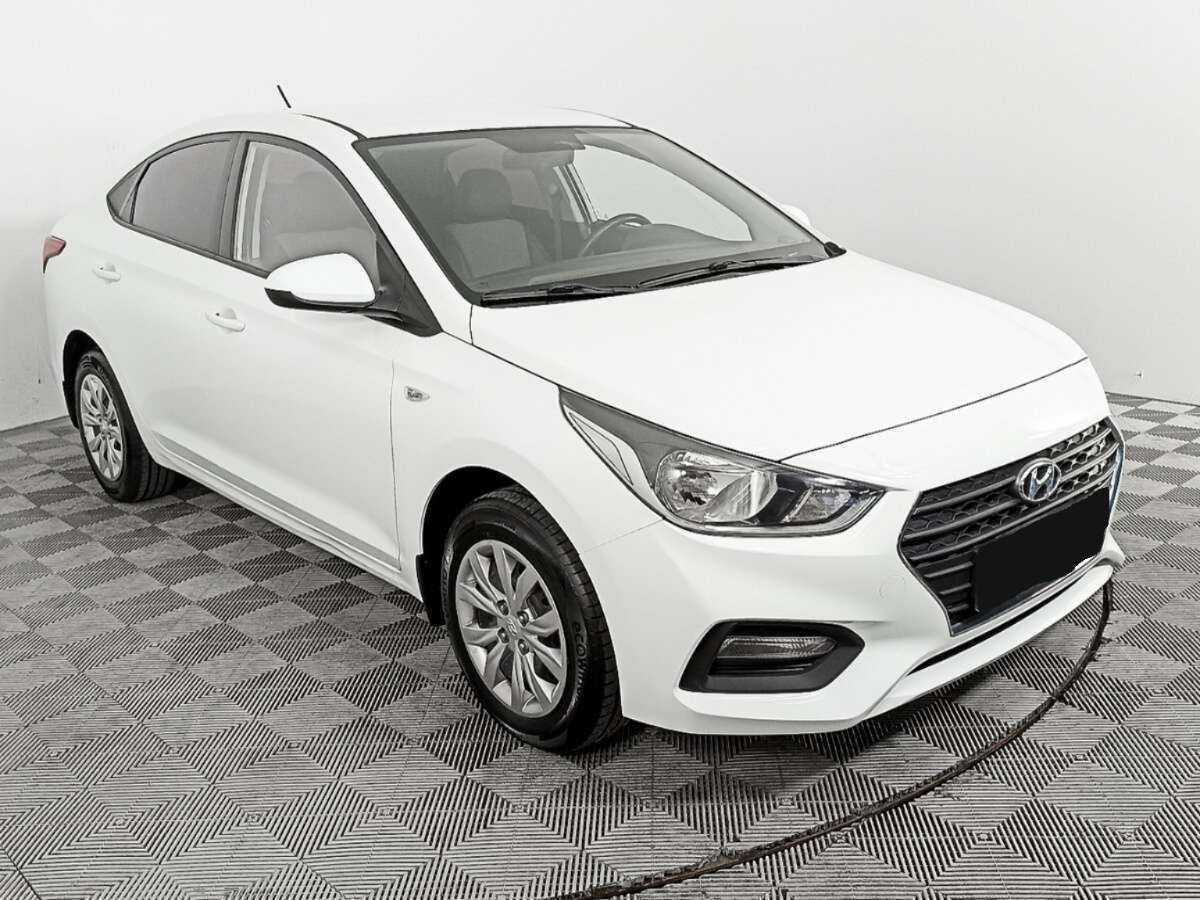 Купить Hyundai Solaris с пробегом. Фото: #2