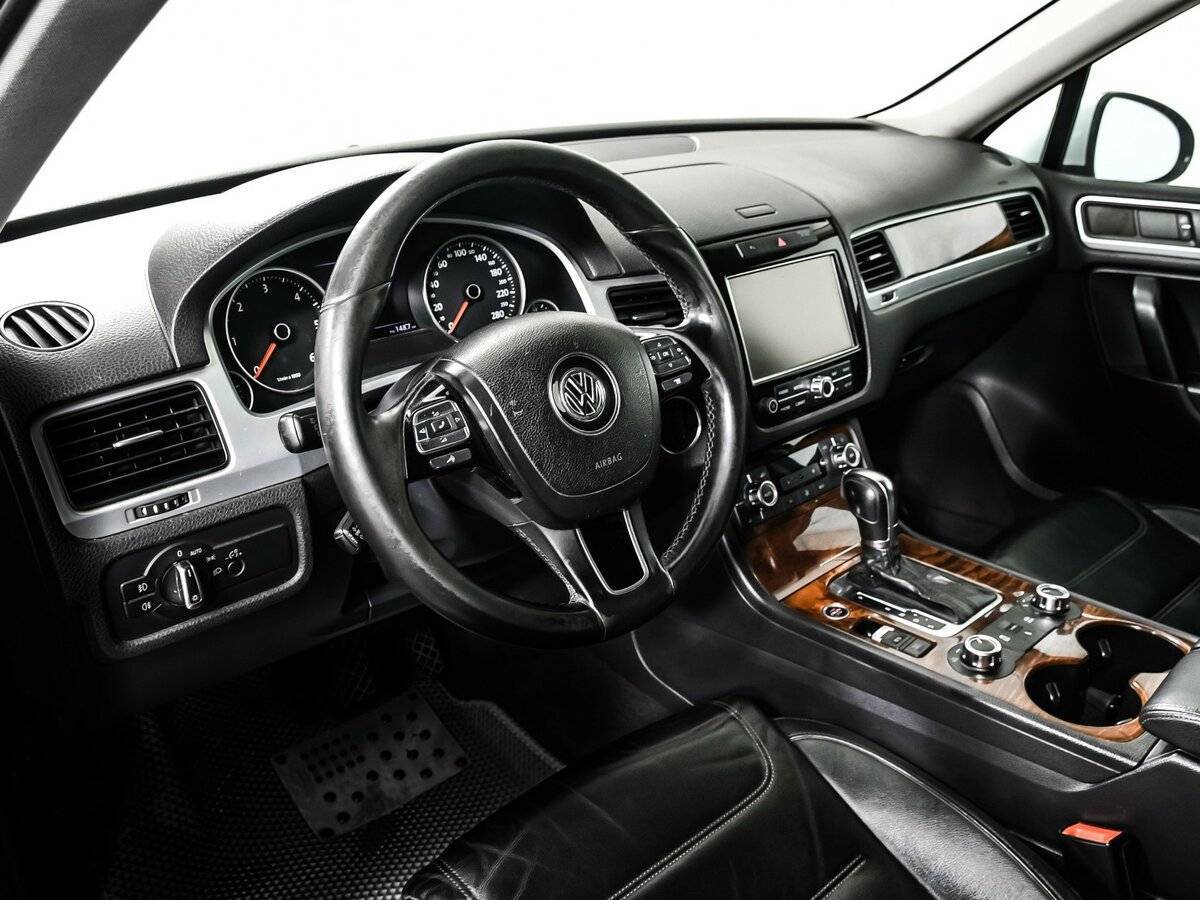 Купить Volkswagen Touareg с пробегом. Фото: #12