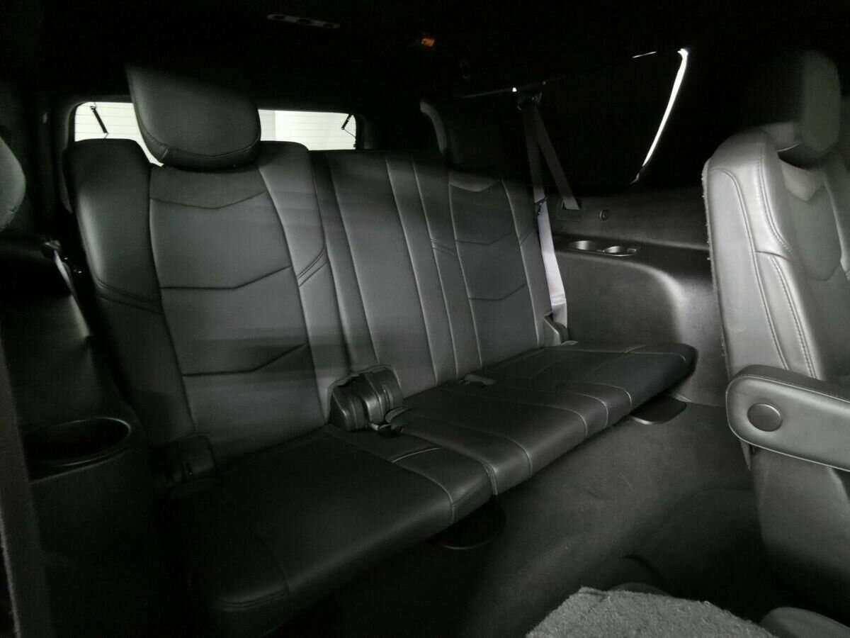 Купить Cadillac Escalade с пробегом. Фото: #13