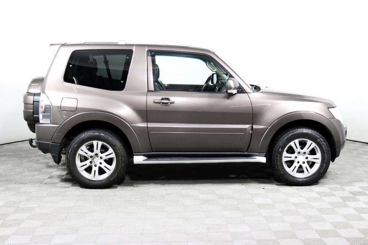 Купить Mitsubishi Pajero с пробегом. Фото: #3