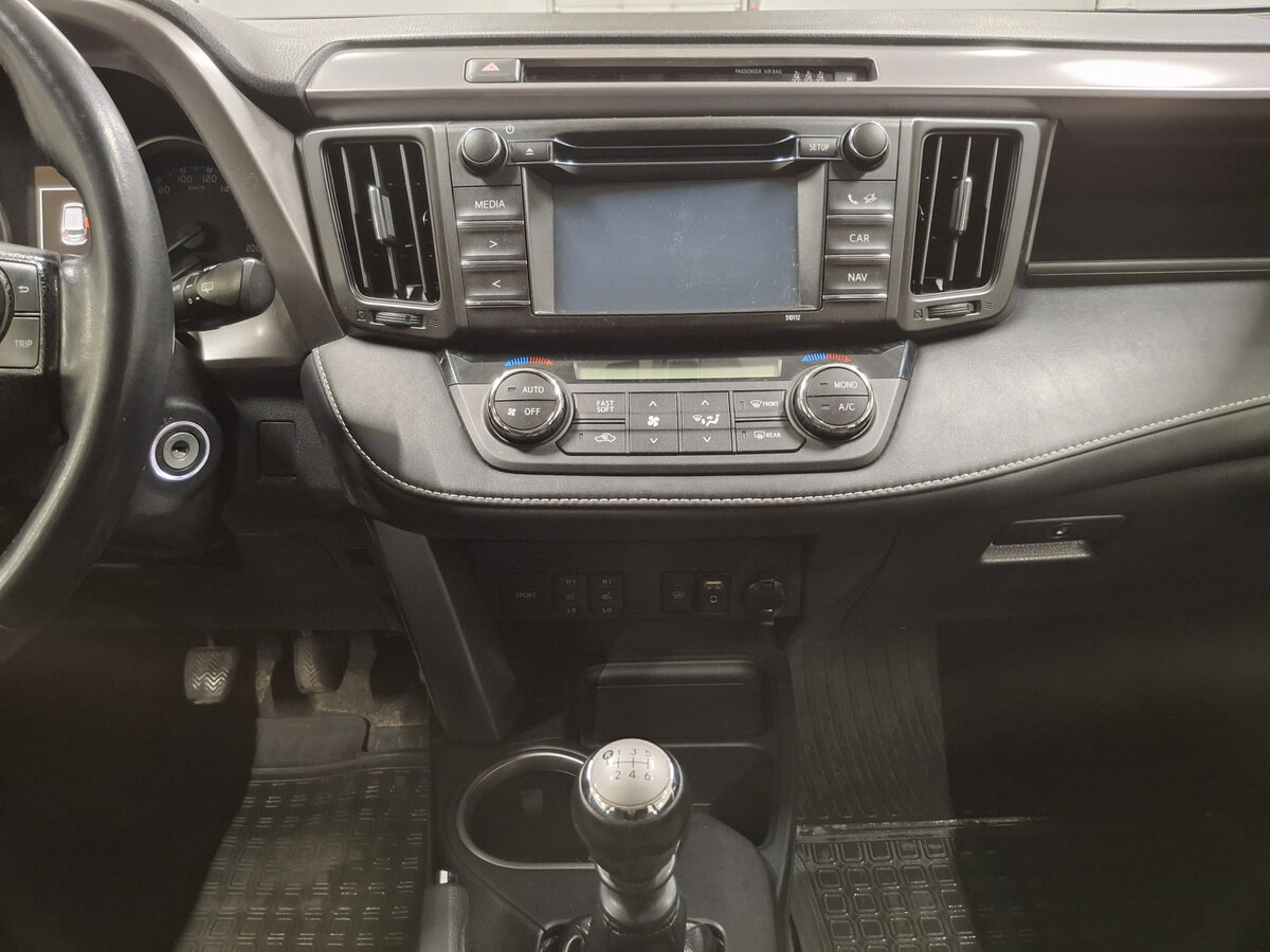 Купить Toyota RAV4 с пробегом. Фото: #13