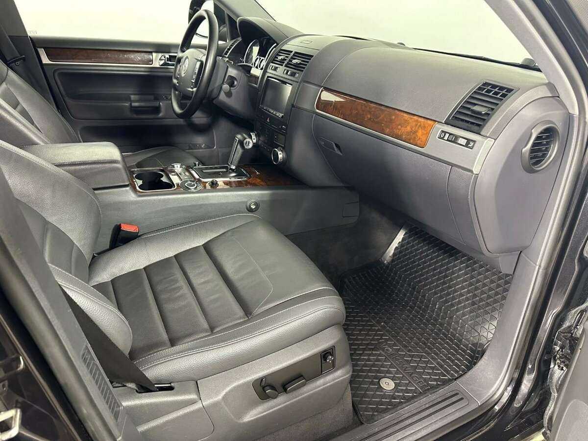 Купить Volkswagen Touareg с пробегом. Фото: #11