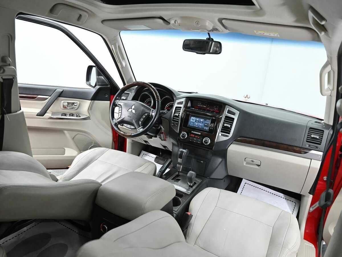 Купить Mitsubishi Pajero с пробегом. Фото: #10