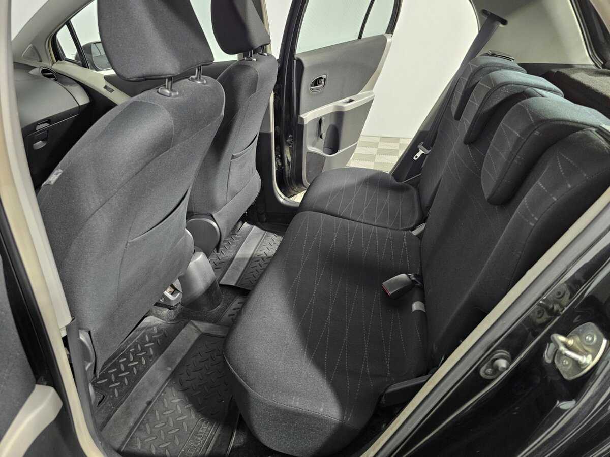 Купить Toyota Yaris с пробегом. Фото: #10