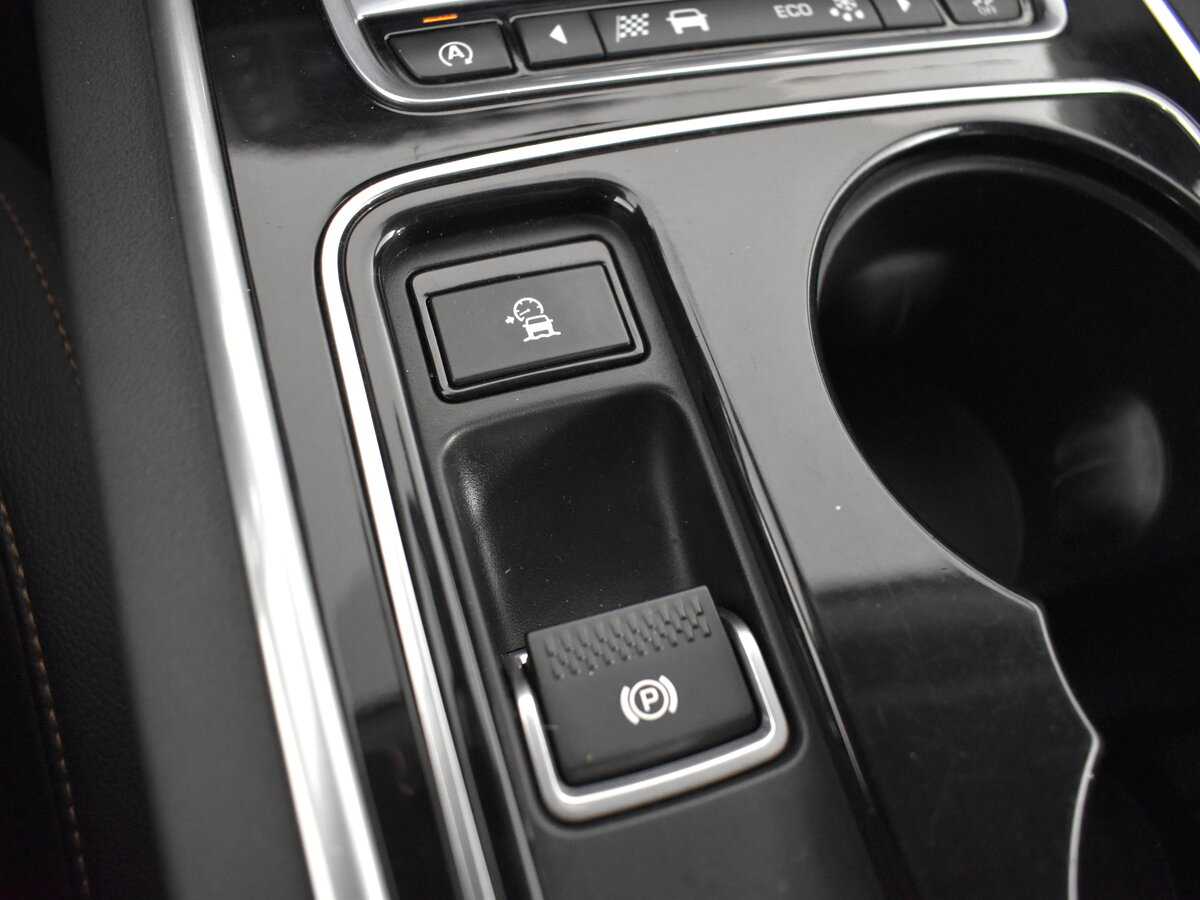 Купить Jaguar XE с пробегом. Фото: #15