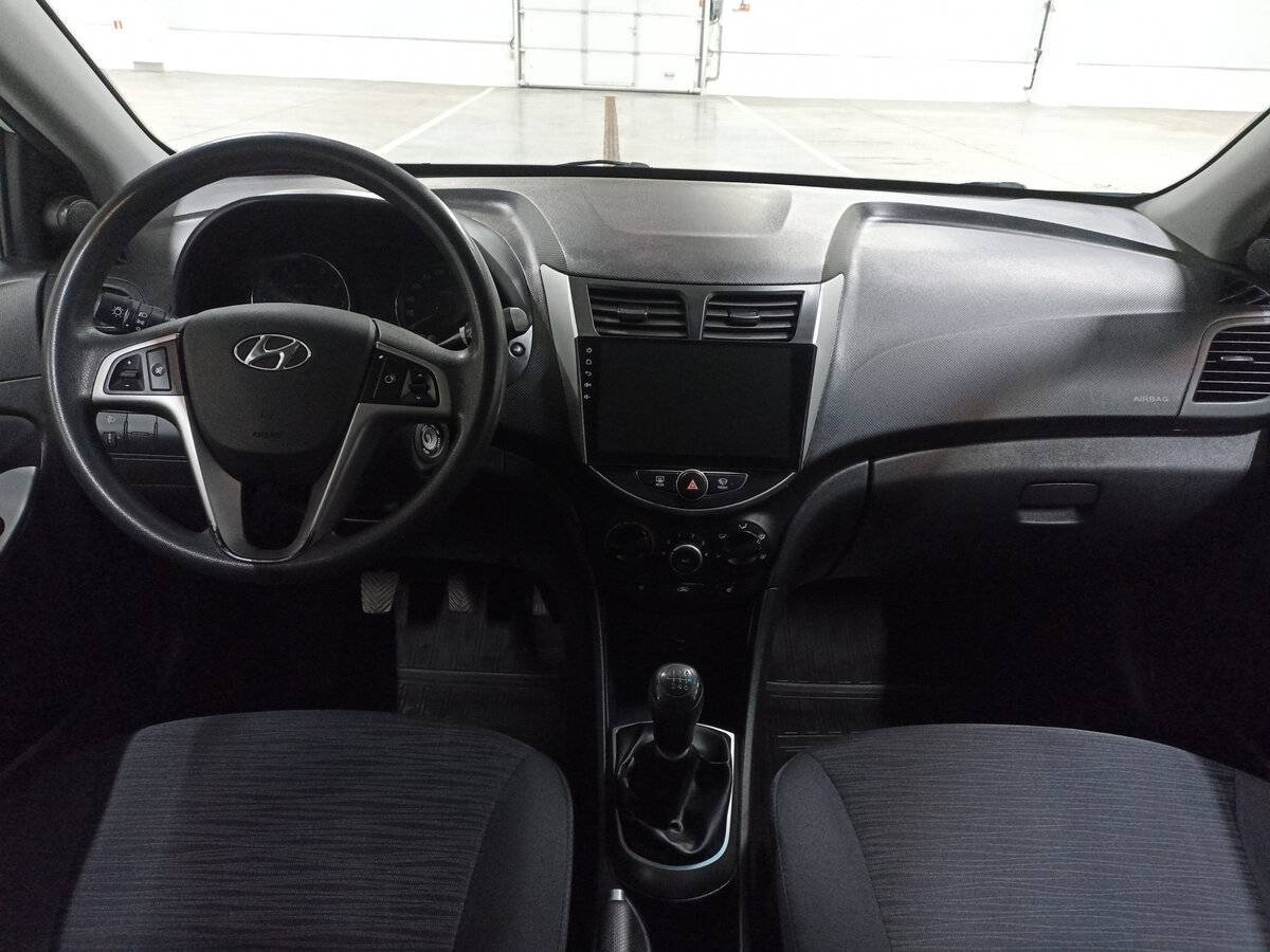 Купить Hyundai Solaris с пробегом. Фото: #13