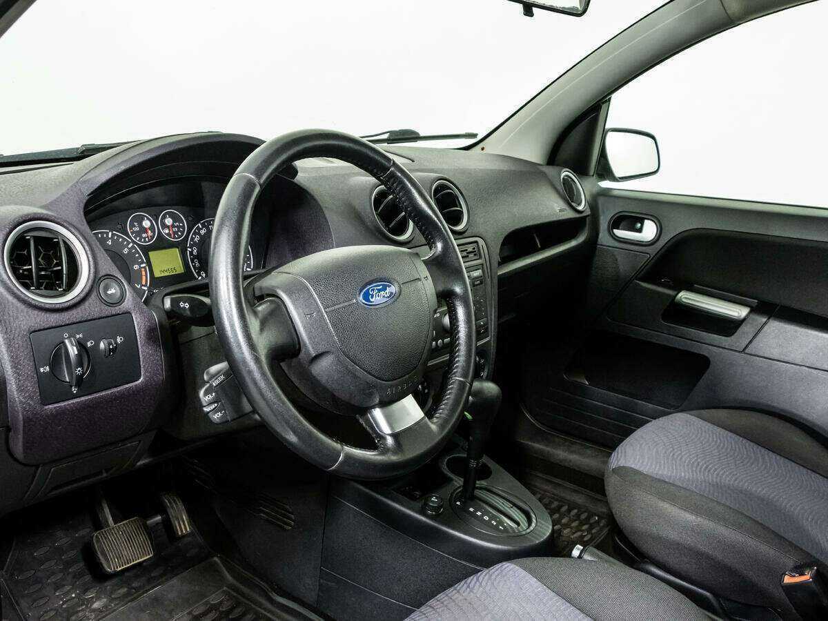 Купить Ford Fusion с пробегом. Фото: #10