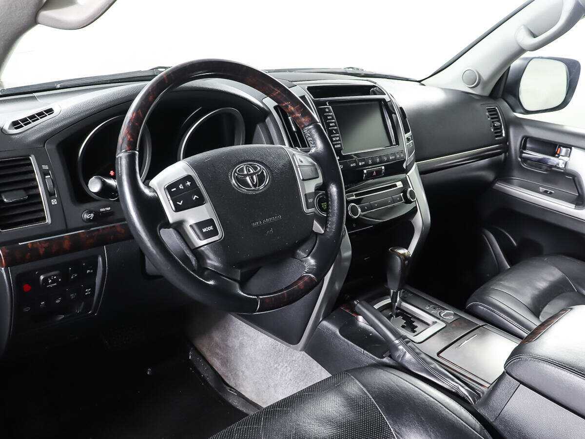 Купить Toyota Land Cruiser с пробегом. Фото: #13