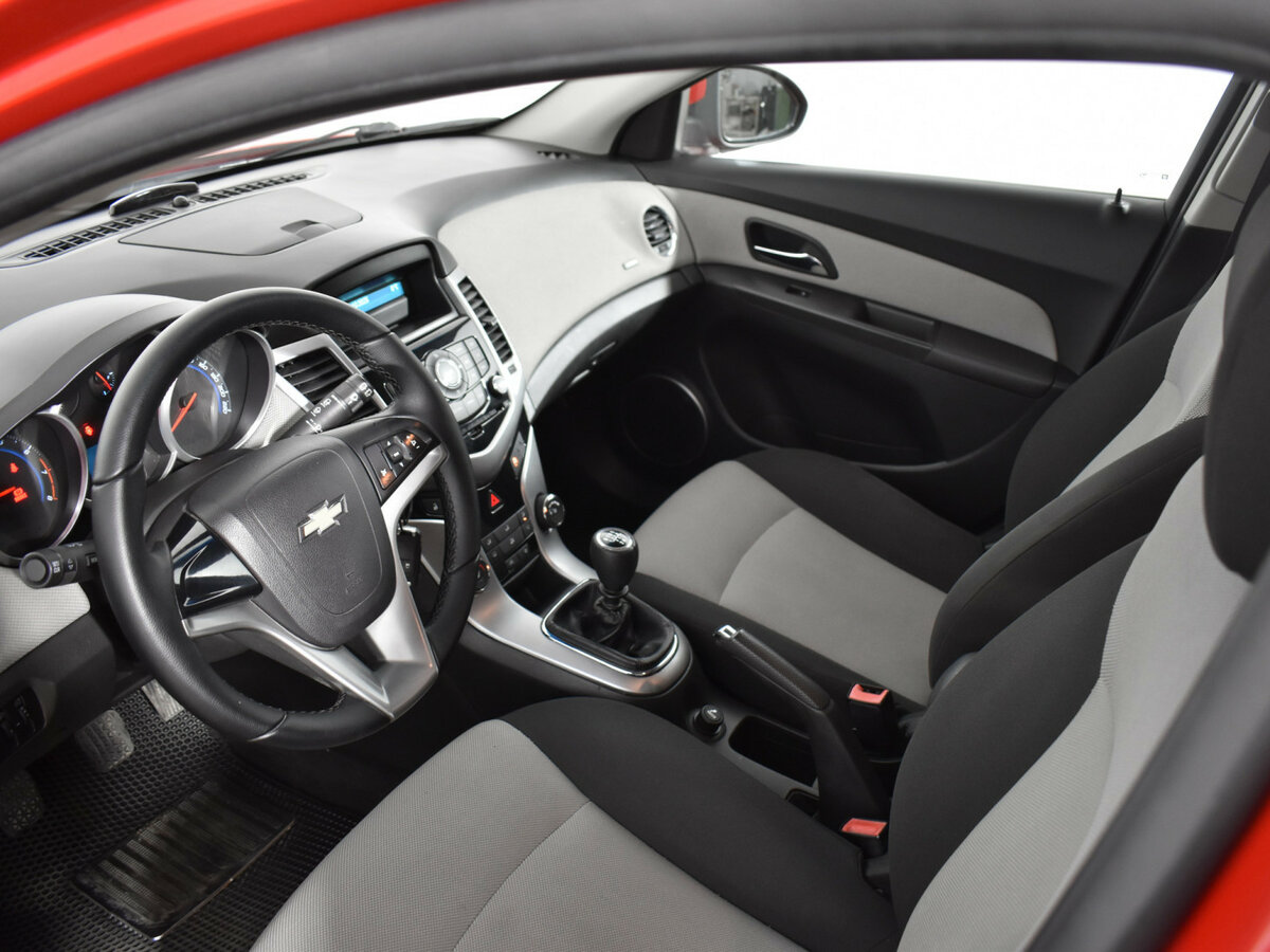 Купить Chevrolet Cruze с пробегом. Фото: #7