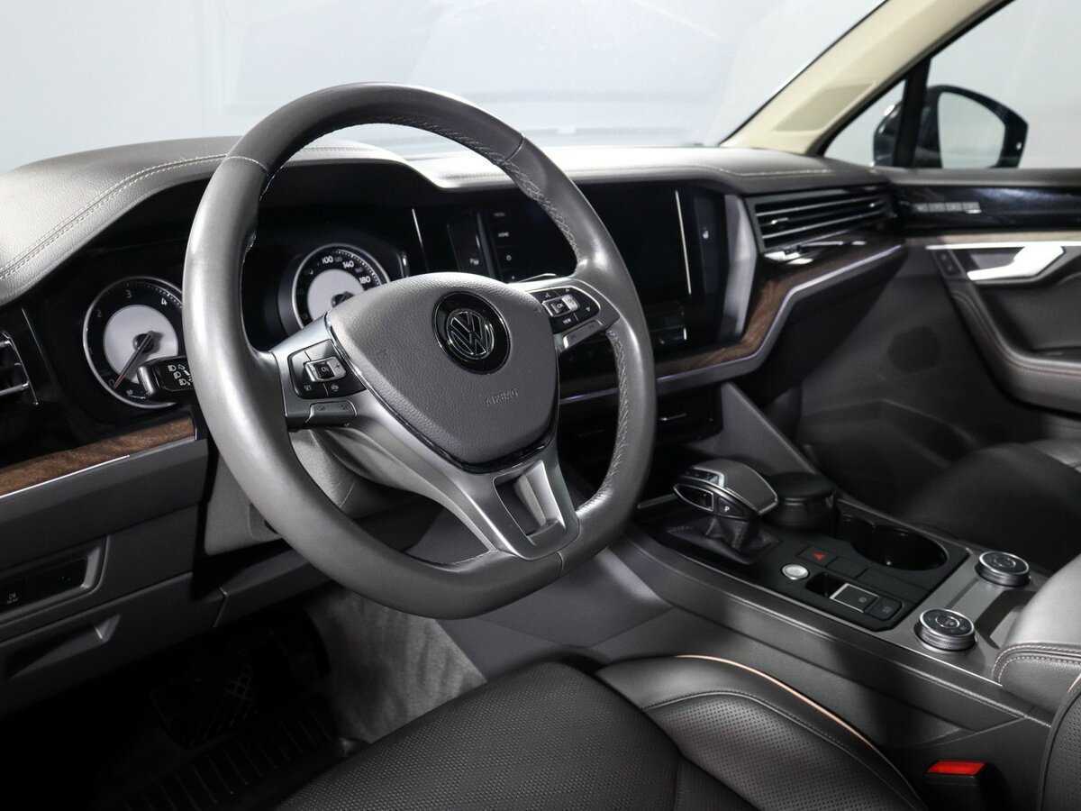 Купить Volkswagen Touareg с пробегом. Фото: #12