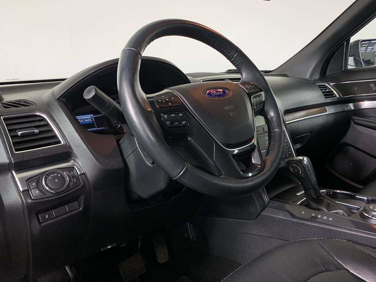 Купить Ford Explorer с пробегом. Фото: #11