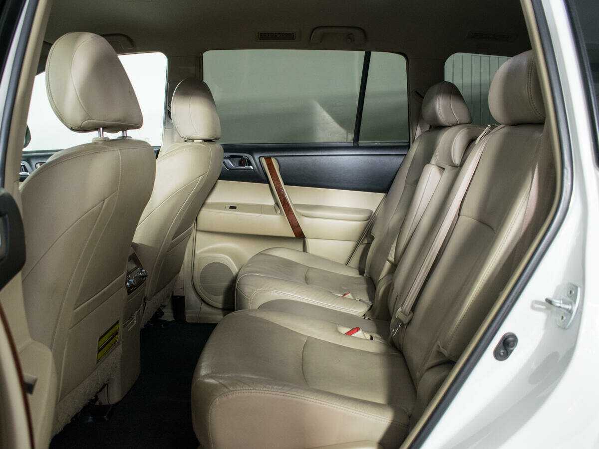 Купить Toyota Highlander с пробегом. Фото: #7