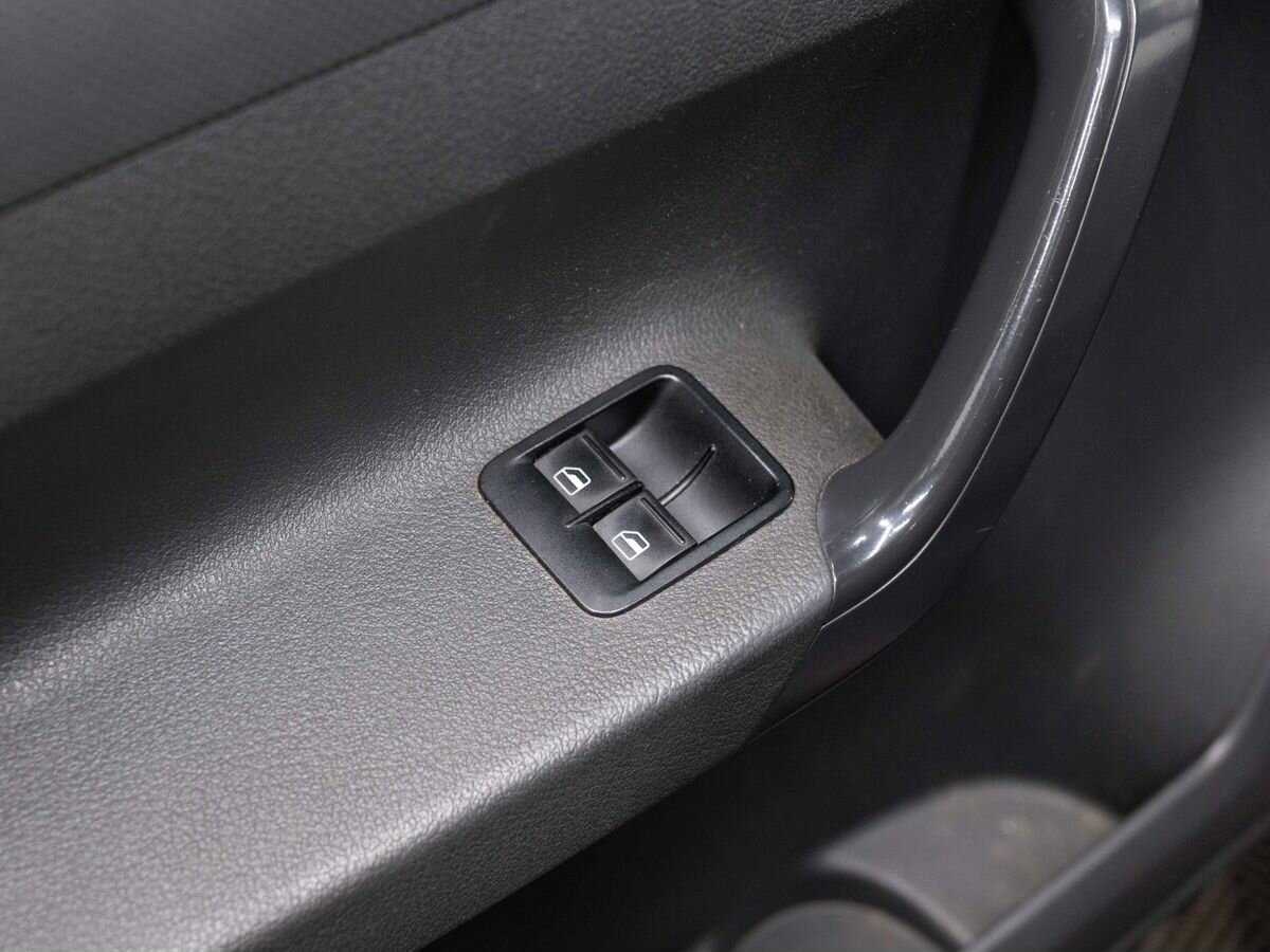 Купить Volkswagen Caddy с пробегом. Фото: #14