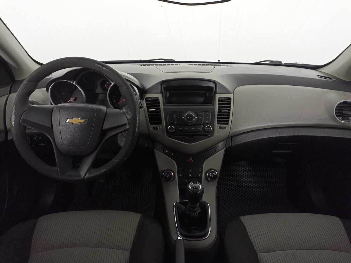 Купить Chevrolet Cruze с пробегом. Фото: #12