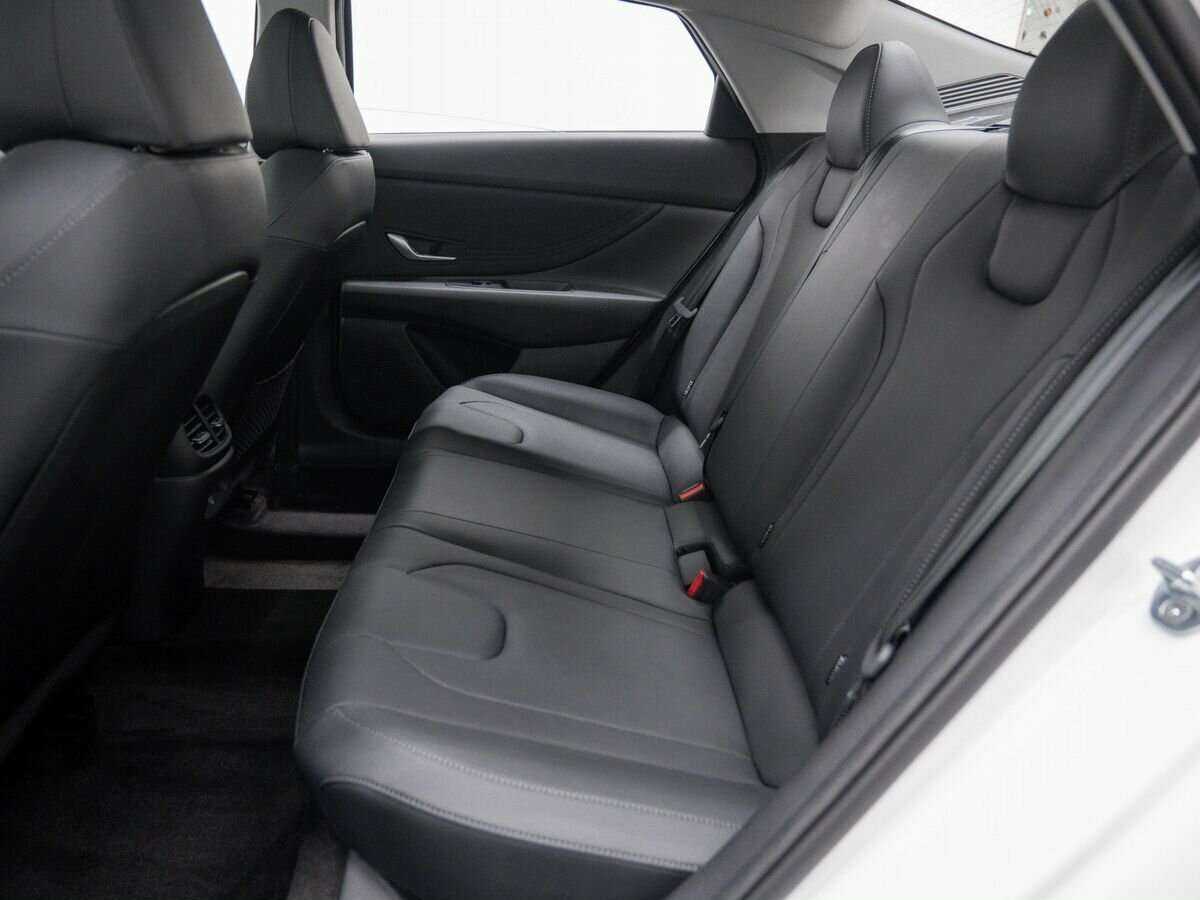 Купить Hyundai Elantra с пробегом. Фото: #12