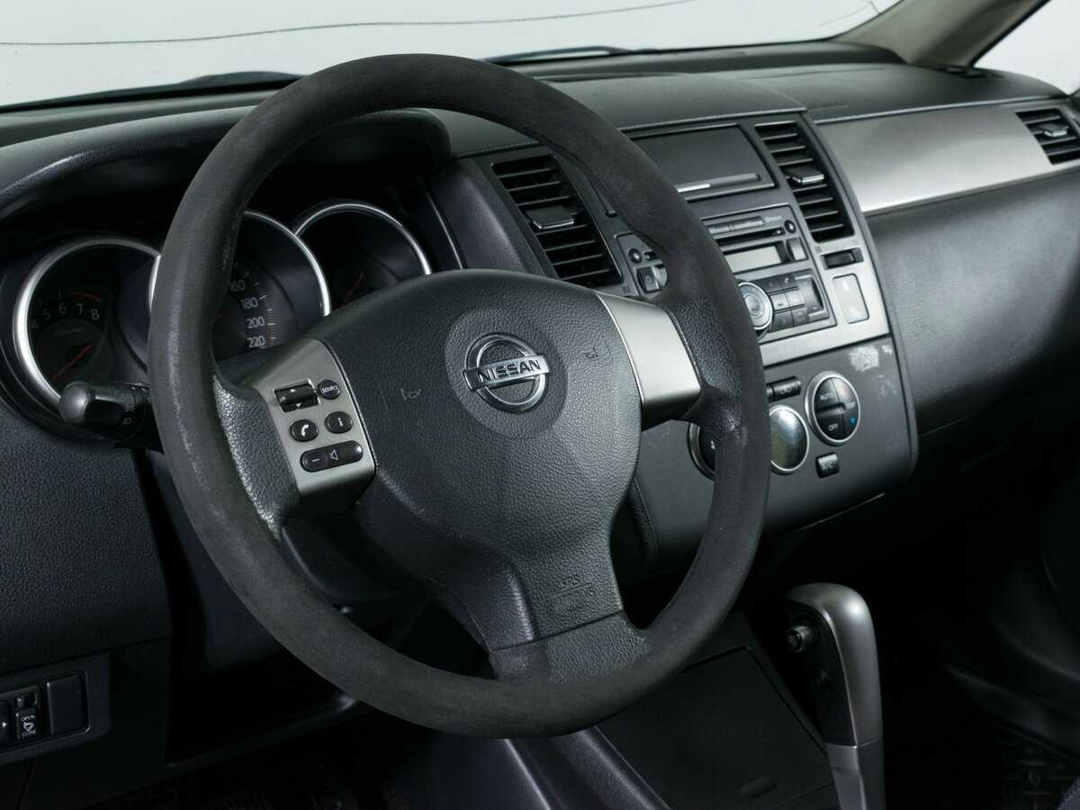 Купить Nissan Tiida с пробегом. Фото: #11