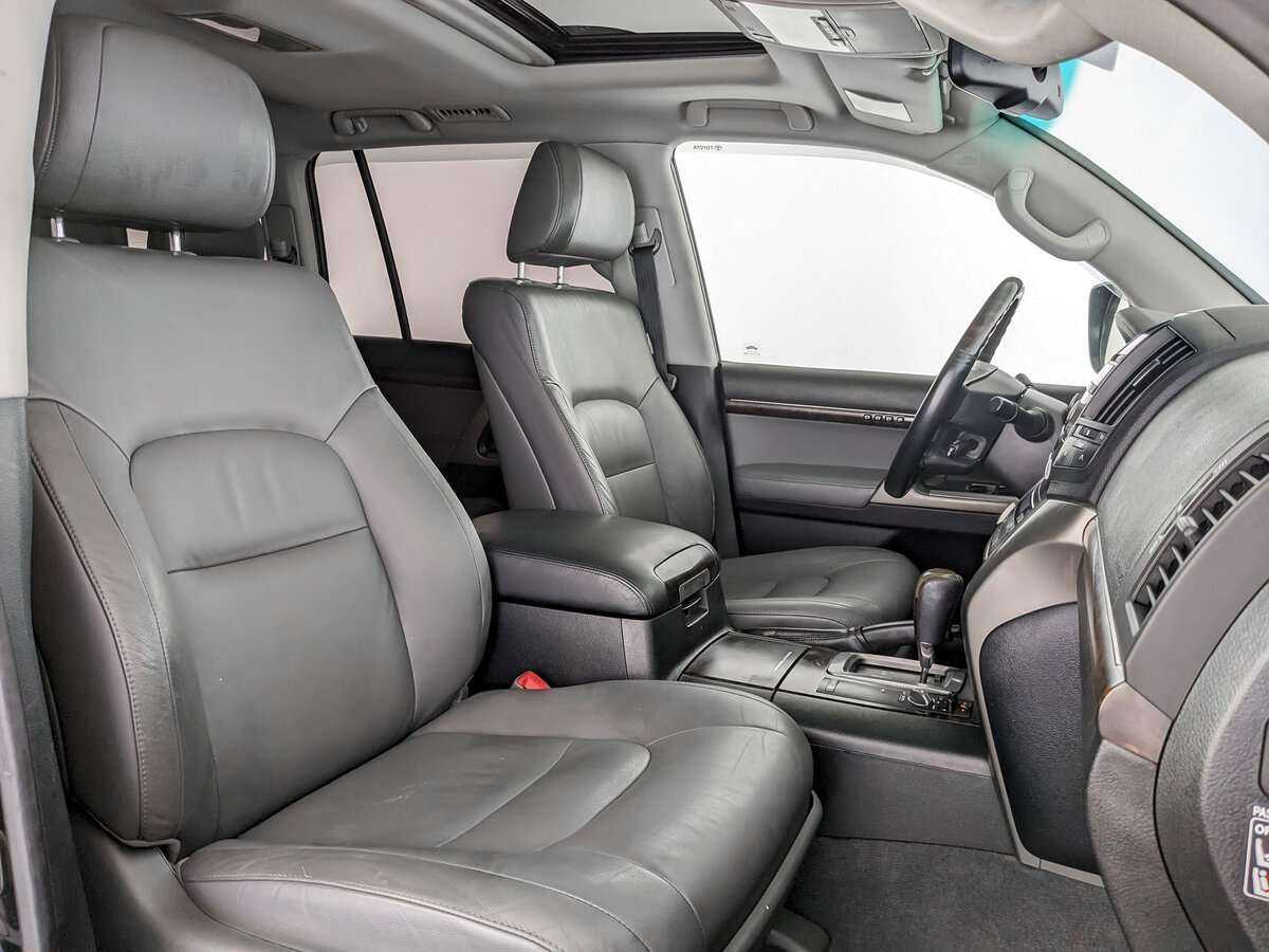 Купить Toyota Land Cruiser с пробегом. Фото: #15