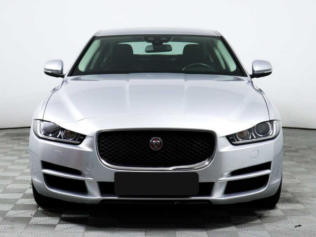 Купить Jaguar XE с пробегом. Фото: #1