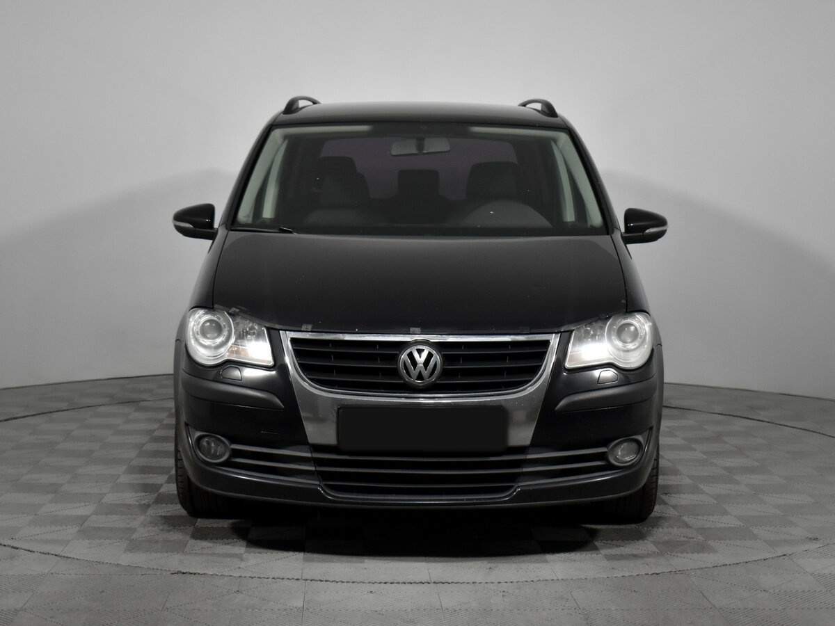 Купить Volkswagen Touran с пробегом. Фото: #1