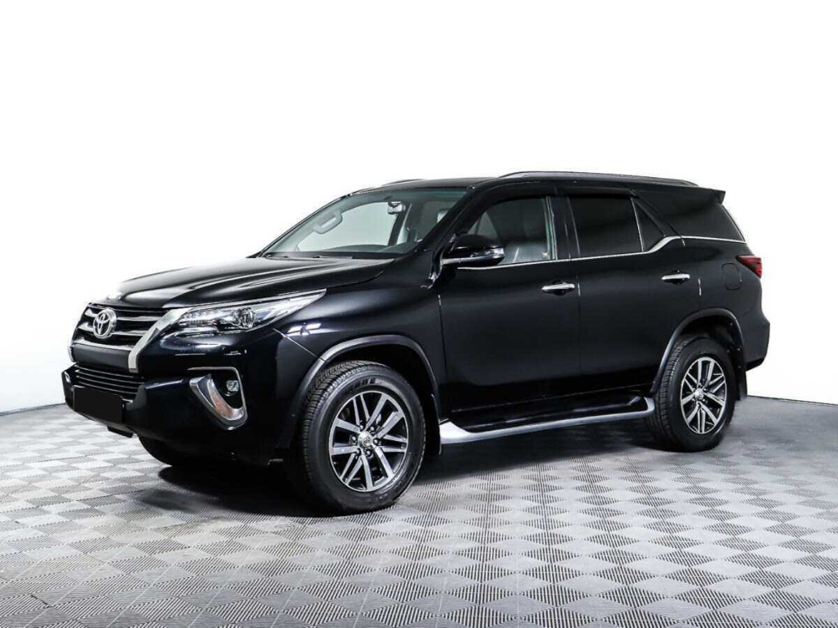 Купить Toyota Fortuner с пробегом. Фото: #0