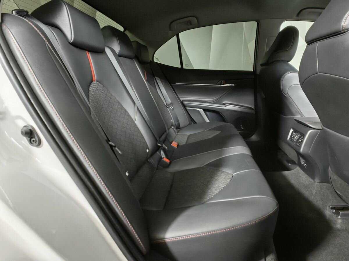 Купить Toyota Camry с пробегом. Фото: #11