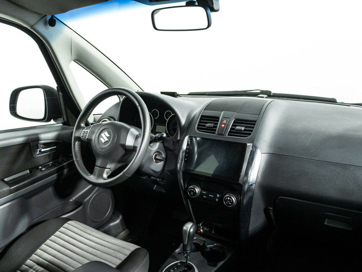 Купить Suzuki SX4 с пробегом. Фото: #8